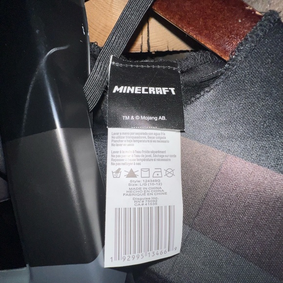 Minecraft Netherite Armor Costume - Picture 7 of 8